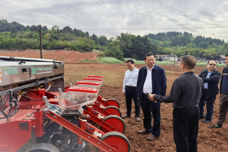 刘永红副院长率队赴简阳市指导亚洲玉米大会春播示范点工作